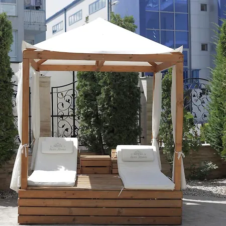 Cozy In Sanny Slantchev Briag