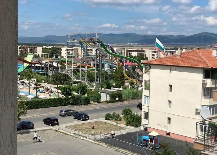 Апартамент Cozy In Sanny *